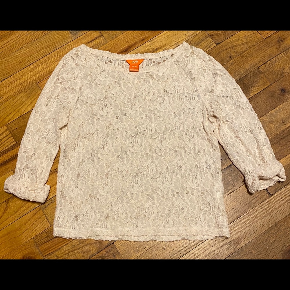 Off white blouse with embroidered flower details